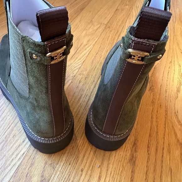 Olive Green Suede Chelsea Boots for Women - Picture 3 of 8